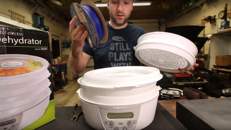 Budget Dehydrator Gives Your Damp Filament A Second Chance